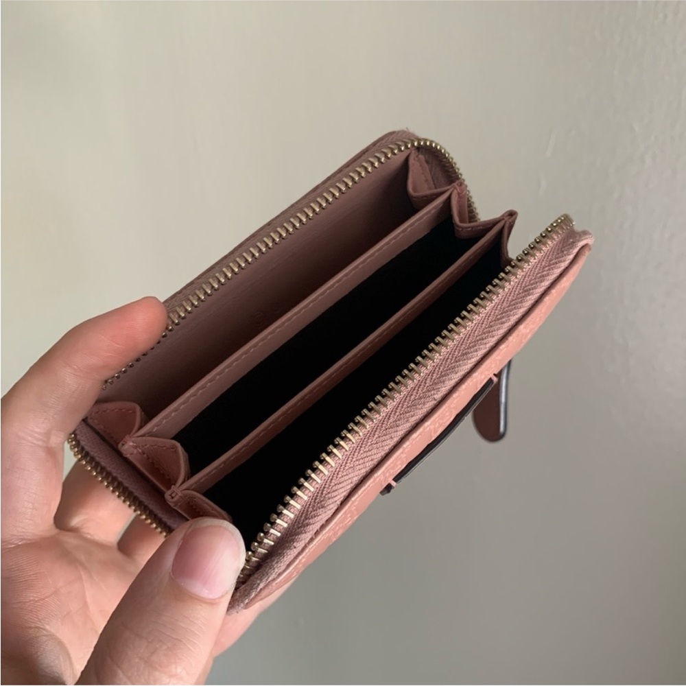 Gucci Blush Pink Embossed Wallet - Picture 2 of 5